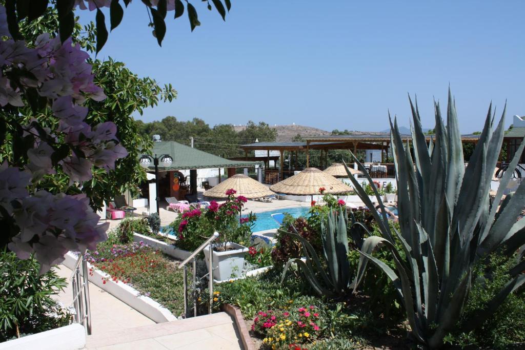 Bronze Hotel Gümbet Esterno foto