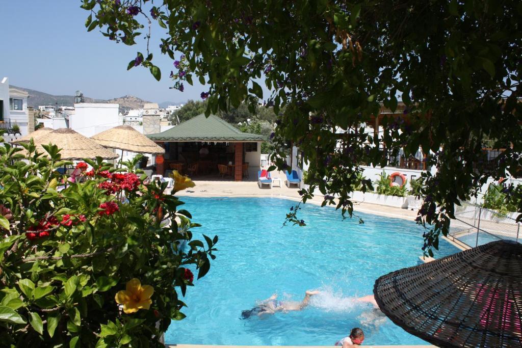 Bronze Hotel Gümbet Esterno foto