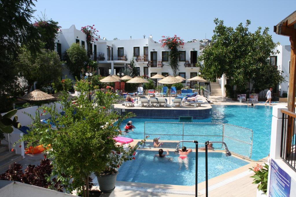 Bronze Hotel Gümbet Esterno foto